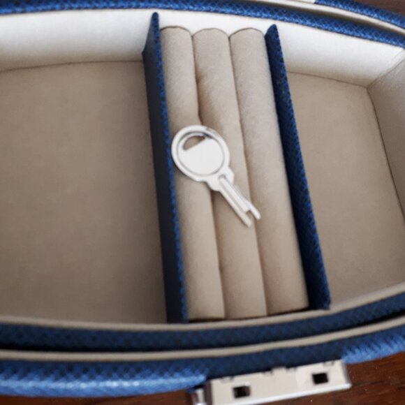 Locking Jewellery Box with Key by Na Hoku - Hawaii's Finest Jewelers since 1994 - Picture 4 of 6